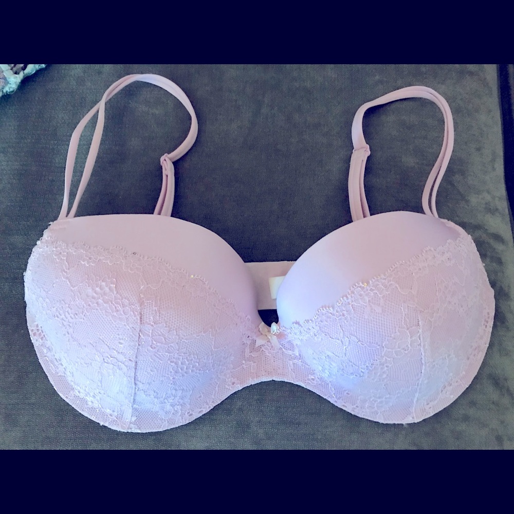 Feminine and sweet light pink Victoria’s Secret bra 36D lace padded